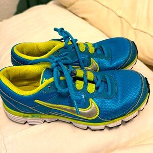 Nike Dusl Fusion Athletic Shoes